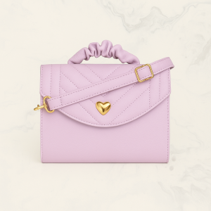 Cartera Rosa Pastel con Asa Fruncida y Detalle de Corazón